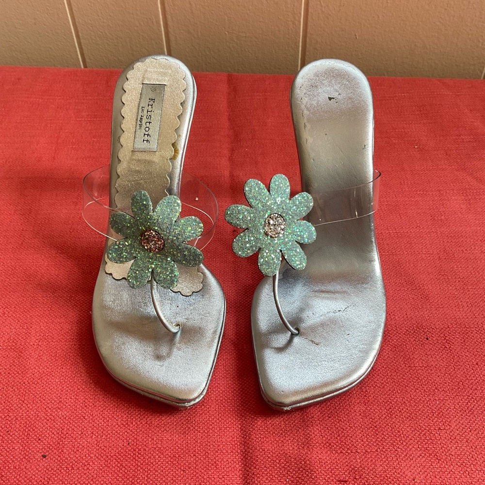 USED - 90’s Kristoff Soft Blue Daisy Metallic Sandal with heel